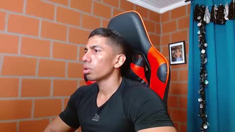 Snapshot of adan_sin1 chatting on 12-13-24, 08:37 Adan Sin online show from 12-13-24, 08:37