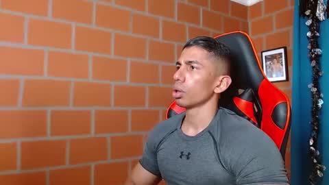 Snapshot of adan_sin1 chatting on 12-23-24, 08:14 Adan Sin online show from 12-23-24, 08:14