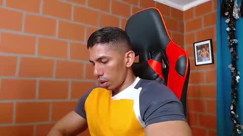 Snapshot of adan_sin1 chatting on 12-24-24, 08:05 Adan Sin online show from 12-24-24, 08:05