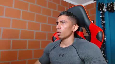 Snapshot of adan_sin1 chatting on 12-28-24, 03:48 Adan Sin online show from 12-28-24, 03:48