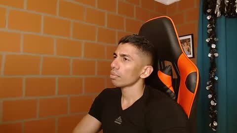 Snapshot of adan_sin1 chatting on 01-06-25, 11:52 Adan Sin online show from 01-06-25, 11:52