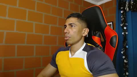 Snapshot of adan_sin1 chatting on 01-09-25, 06:47 Adan Sin online show from 01-09-25, 06:47