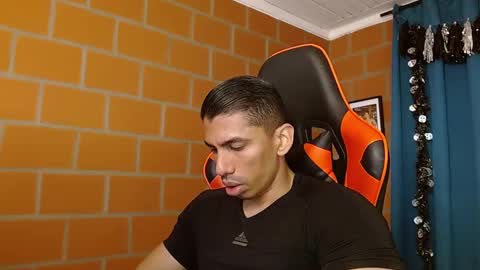 Snapshot of adan_sin1 chatting on 01-16-25, 03:35 Adan Sin online show from 01-16-25, 03:35