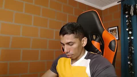 Snapshot of adan_sin1 chatting on 01-17-25, 03:43 Adan Sin online show from 01-17-25, 03:43