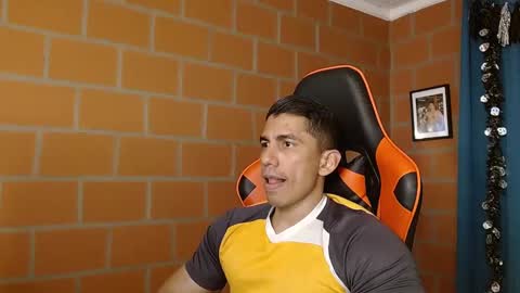 Snapshot of adan_sin1 chatting on 01-17-25, 08:00 Adan Sin online show from 01-17-25, 08:00