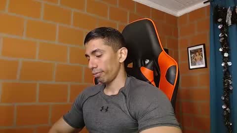 Snapshot of adan_sin1 chatting on 01-18-25, 02:44 Adan Sin online show from 01-18-25, 02:44