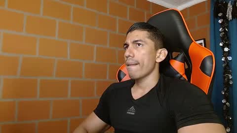 Snapshot of adan_sin1 chatting on 01-20-25, 02:14 Adan Sin online show from 01-20-25, 02:14