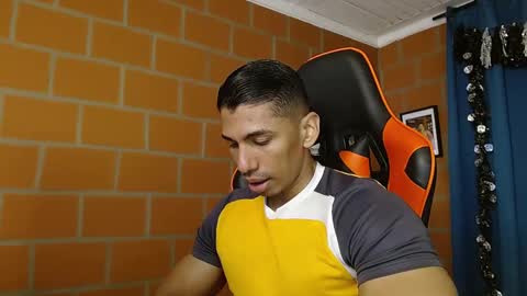 Snapshot of adan_sin1 chatting on 01-28-25, 03:25 Adan Sin online show from 01-28-25, 03:25