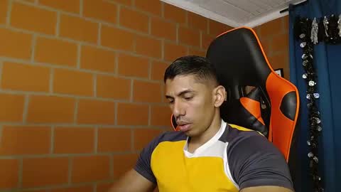 Snapshot of adan_sin1 chatting on 01-28-25, 06:49 Adan Sin online show from 01-28-25, 06:49