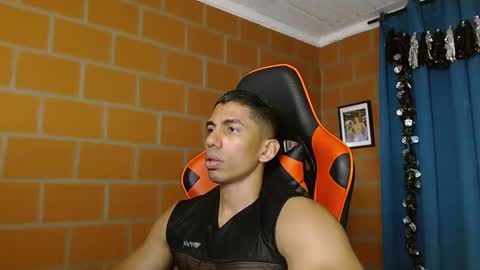 Snapshot of adan_sin1 chatting on 01-29-25, 07:00 Adan Sin online show from 01-29-25, 07:00