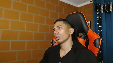 Snapshot of adan_sin1 chatting on 01-31-25, 06:57 Adan Sin online show from 01-31-25, 06:57