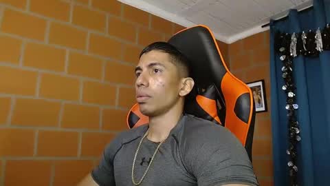 Snapshot of adan_sin1 chatting on 02-18-25, 03:32 Adan Sin online show from 02-18-25, 03:32