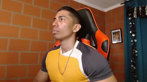 Snapshot of adan_sin1 chatting on 02-20-25, 02:24 Adan Sin online show from 02-20-25, 02:24