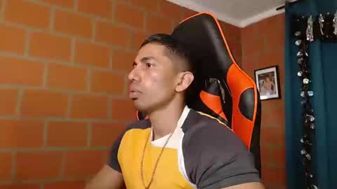 Snapshot of adan_sin1 chatting on 02-20-25, 06:02 Adan Sin online show from 02-20-25, 06:02