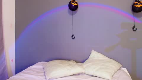  Adara Johnson  online show from 10-12-25, 11:42