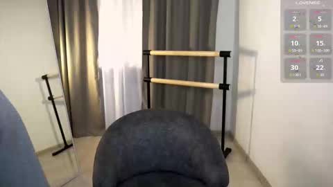 Snapshot of addy_moon chatting on 09-21-25, 06:20 Addy online show from 09-21-25, 06:20