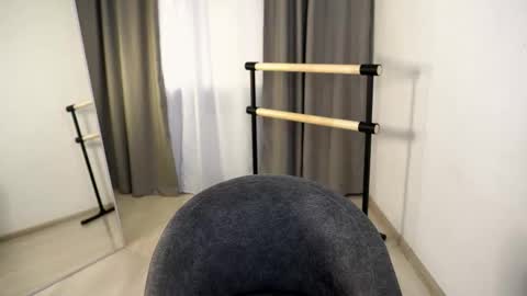 Snapshot of addy_moon chatting on 10-11-25, 04:16 Addy online show from 10-11-25, 04:16