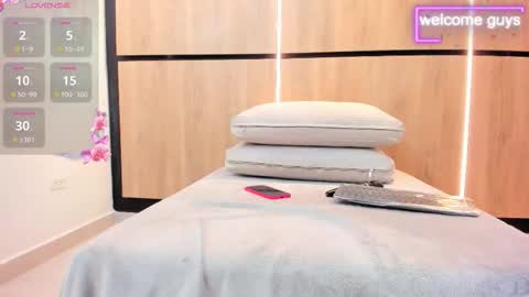 adela chase online show from 11-20-25, 02:56