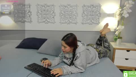 Adela Worsth online show from 01-22-25, 12:17