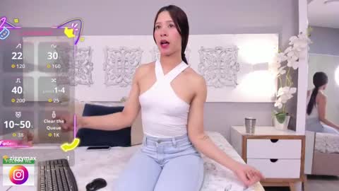 Adela Worsth online show from 09-24-25, 01:36