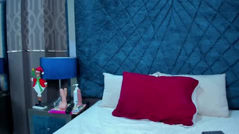 Adelaine online show from 12-24-24, 11:06