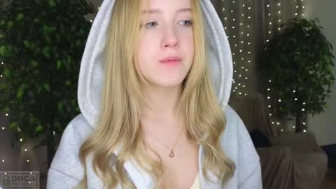 Adele online show from 02-28-25, 12:32