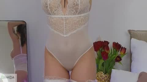 Adele online show from 03-11-25, 01:16