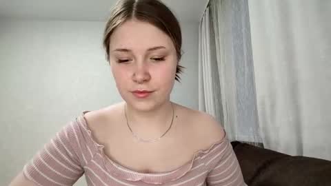 Snapshot of adele_veli chatting on 01-05-25, 11:48 adele_veli online show from 01-05-25, 11:48