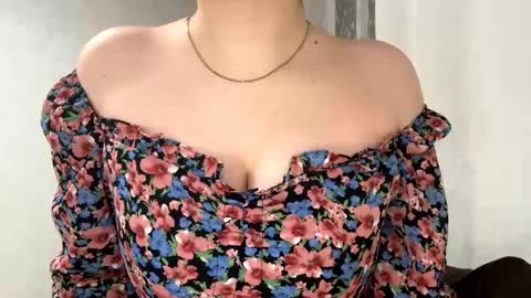 Snapshot of adele_veli chatting on 01-07-25, 03:54 adele_veli online show from 01-07-25, 03:54