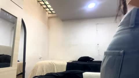 adellein foxx online show from 10-03-25, 08:17