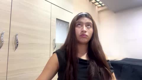 adellein foxx online show from 10-06-25, 04:26