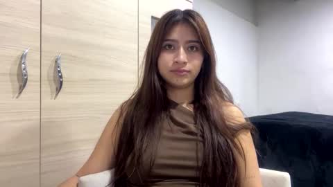 adellein foxx online show from 10-10-25, 04:55