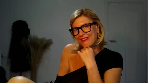 Snapshot of adelemilf40 chatting on 10-02-25, 06:26 adelemilf40 online show from 10-02-25, 06:26