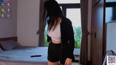 Adelia online show from 10-26-25, 01:22