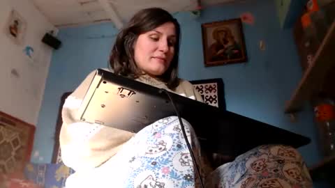 Snapshot of adelineblueeyes chatting on 01-27-25, 01:19 Larisa online show from 01-27-25, 01:19