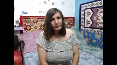 Snapshot of adelineblueeyes chatting on 09-10-25, 04:45 Larisa online show from 09-10-25, 04:45