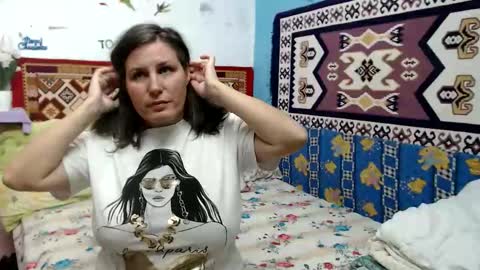 Snapshot of adelineblueeyes chatting on 10-12-25, 09:41 Larisa online show from 10-12-25, 09:41