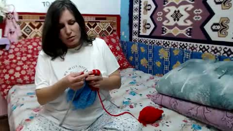 Snapshot of adelineblueeyes chatting on 10-31-25, 10:38 Larisa online show from 10-31-25, 10:38