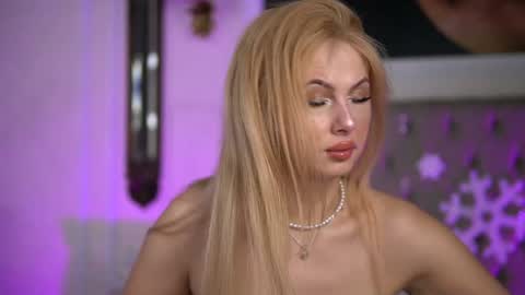 Snapshot of adelineking chatting on 12-29-24, 03:00 Ade online show from 12-29-24, 03:00