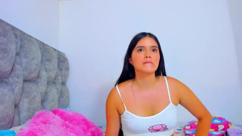 Snapshot of adhara__evanss chatting on 01-17-25, 04:17   online show from 01-17-25, 04:17