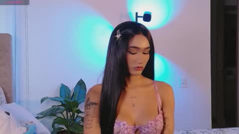 Snapshot of adharacute19 chatting on 10-19-25, 09:37 Isabellafirst online show from 10-19-25, 09:37