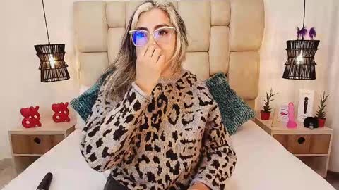 AdharaSmithh online show from 02-24-25, 09:31