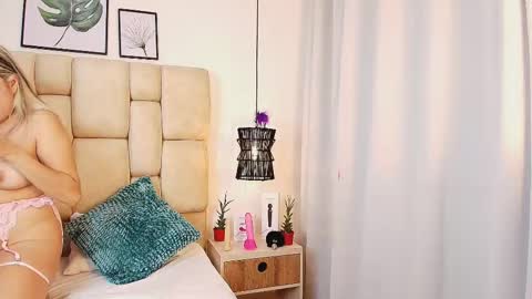 AdharaSmithh online show from 02-25-25, 12:36