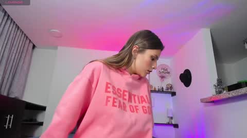 Snapshot of adhhaaraaa_ chatting on 03-08-25, 09:06 Adhara  guys here I am online days ending in even numberl I wait for you. online show from 03-08-25, 09:06