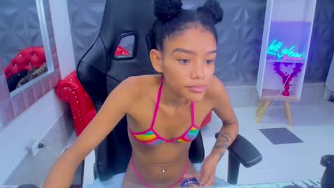 adisson_petite1 online show from 01-10-26, 06:42