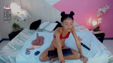 adisson_petite1 online show from 01-15-26, 07:17