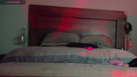 Samantha  Josh online show from 10-31-25, 04:24