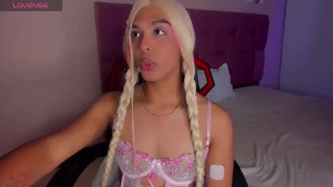 Snapshot of adonis_hot_xx chatting on 10-09-25, 10:30 adonis_hot_xx online show from 10-09-25, 10:30