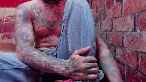 Snapshot of adonisgel999 chatting on 02-21-26, 01:39 demon online show from 02-21-26, 01:39