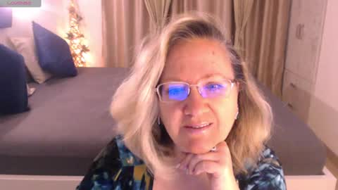 Cryna online show from 01-14-25, 05:40